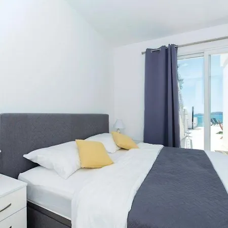 Ferienhaus Fur 12 Personen In Zaboric, Dalmatien Norddalmatien بيت للعطل زابوريتش