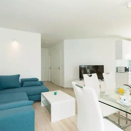 Ferienhaus Fur 12 Personen In Zaboric, Dalmatien Norddalmatien * زابوريتش