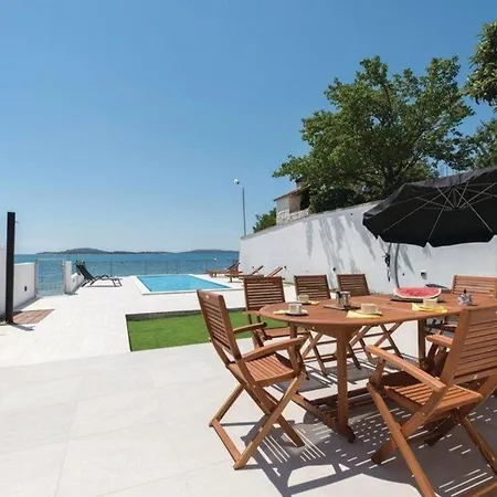 Ferienhaus Fur 12 Personen In Zaboric, Dalmatien Norddalmatien بيت للعطل